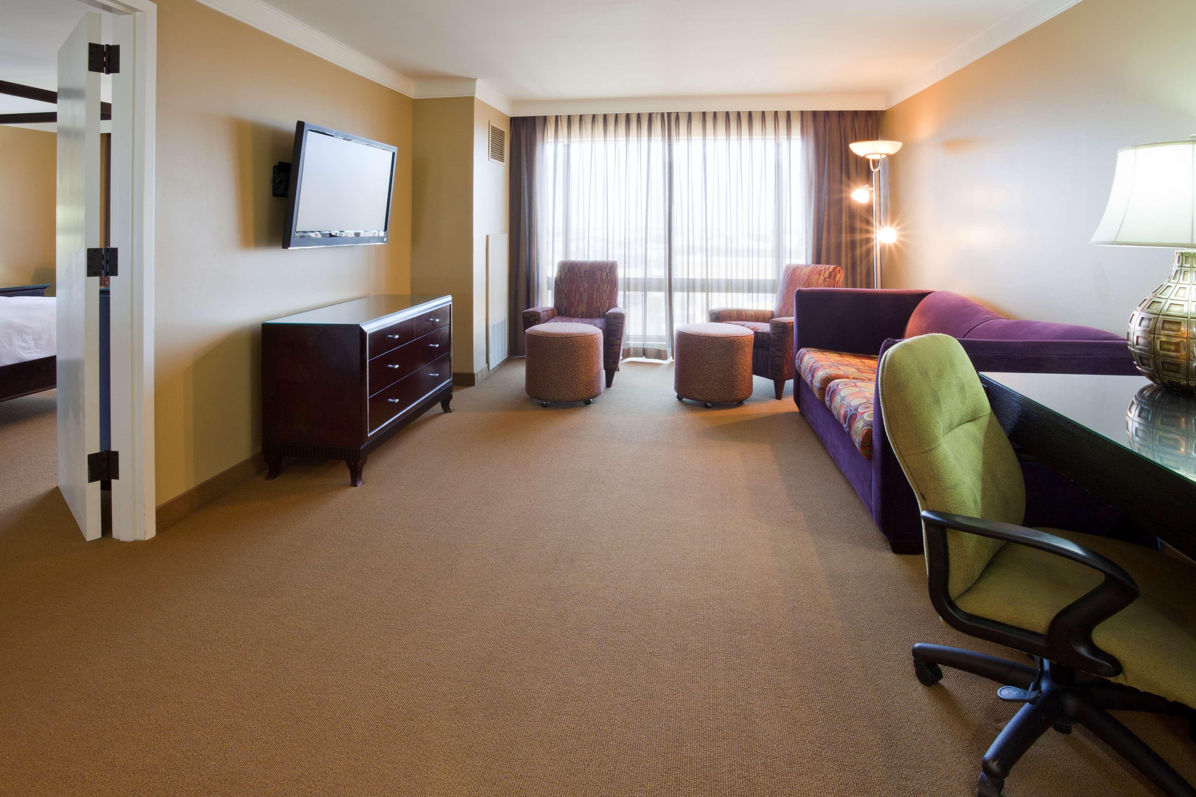 ホテル Radisson Blu ファーゴ エクステリア 写真