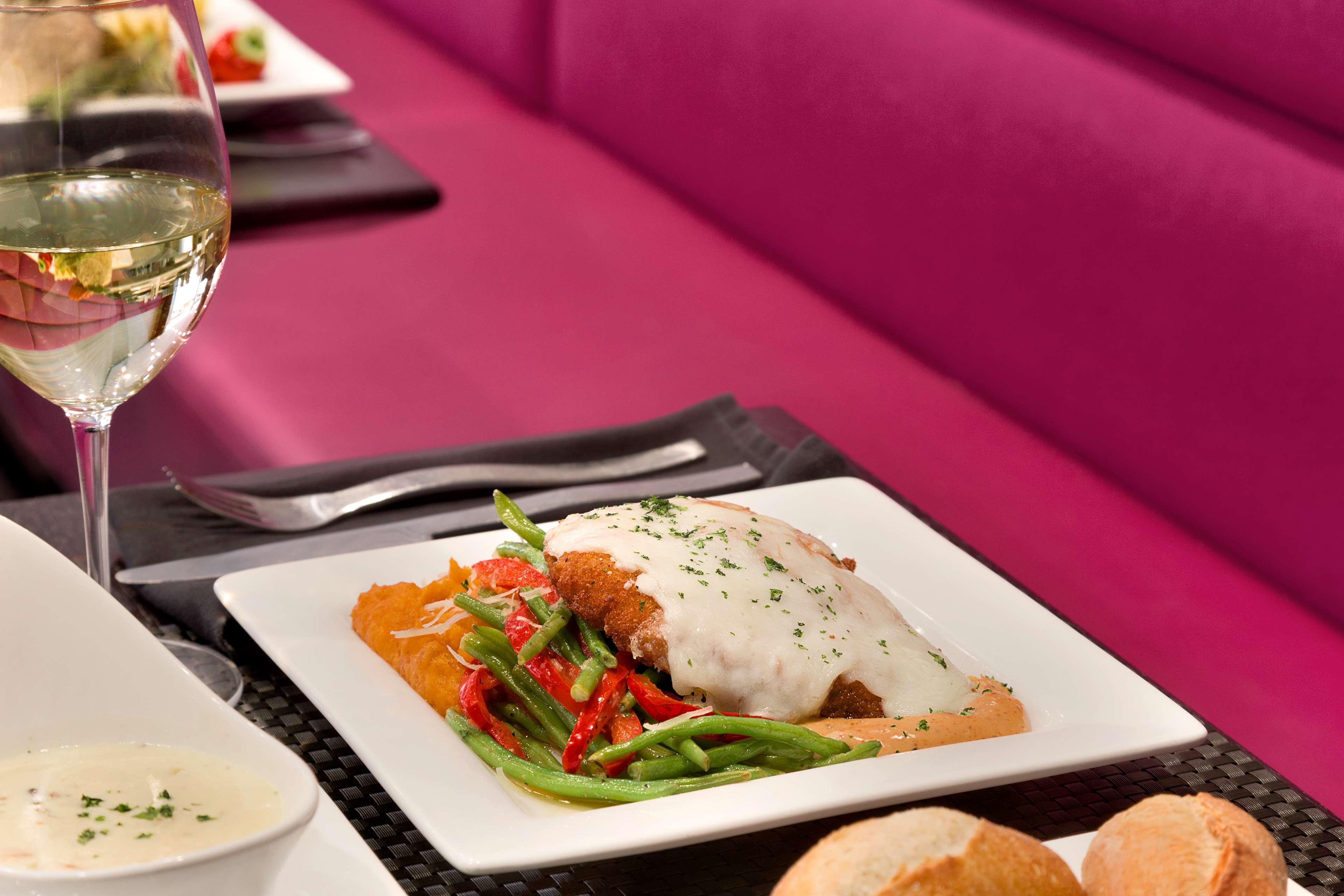 ホテル Radisson Blu ファーゴ エクステリア 写真