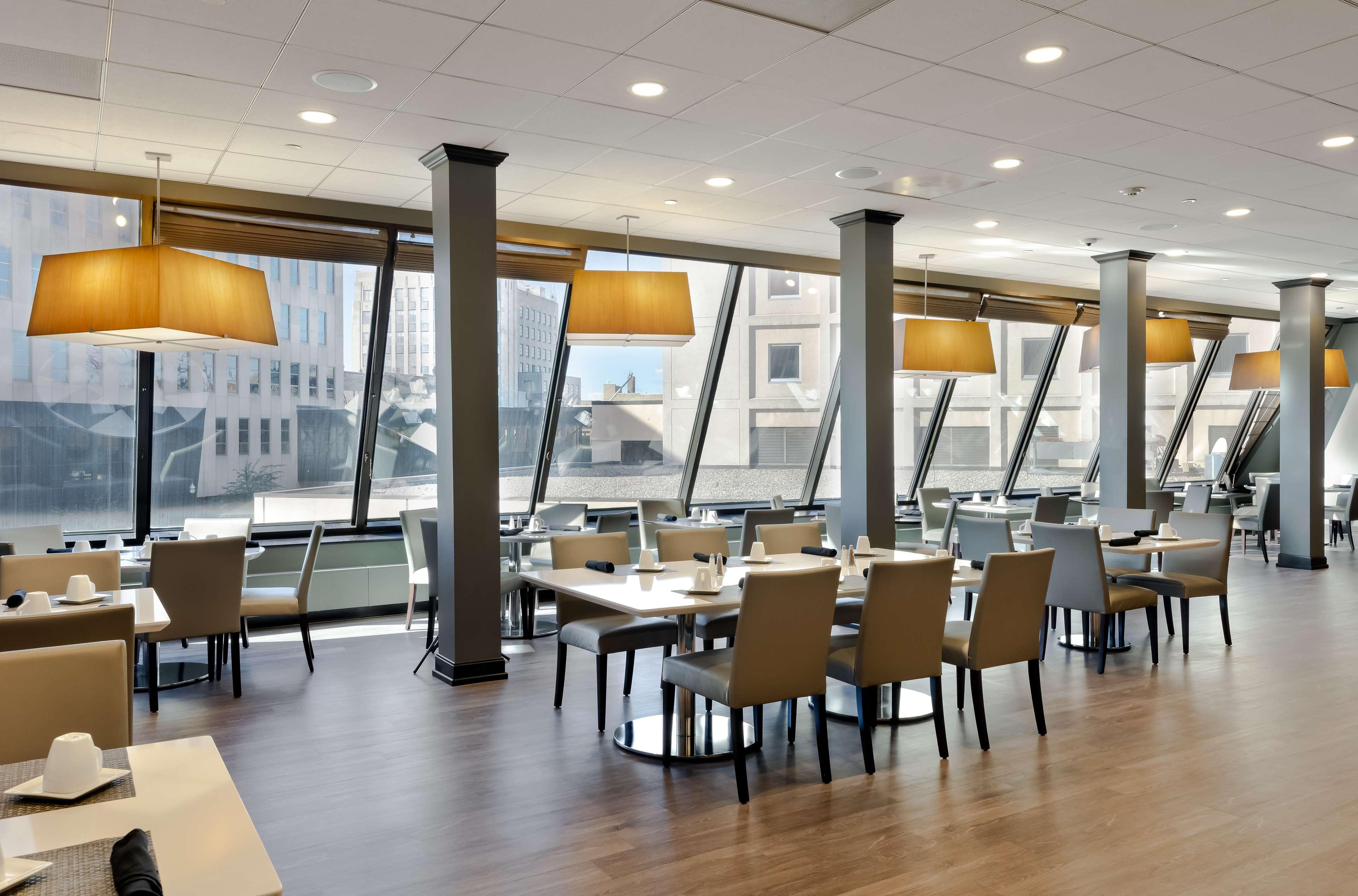 ホテル Radisson Blu ファーゴ エクステリア 写真