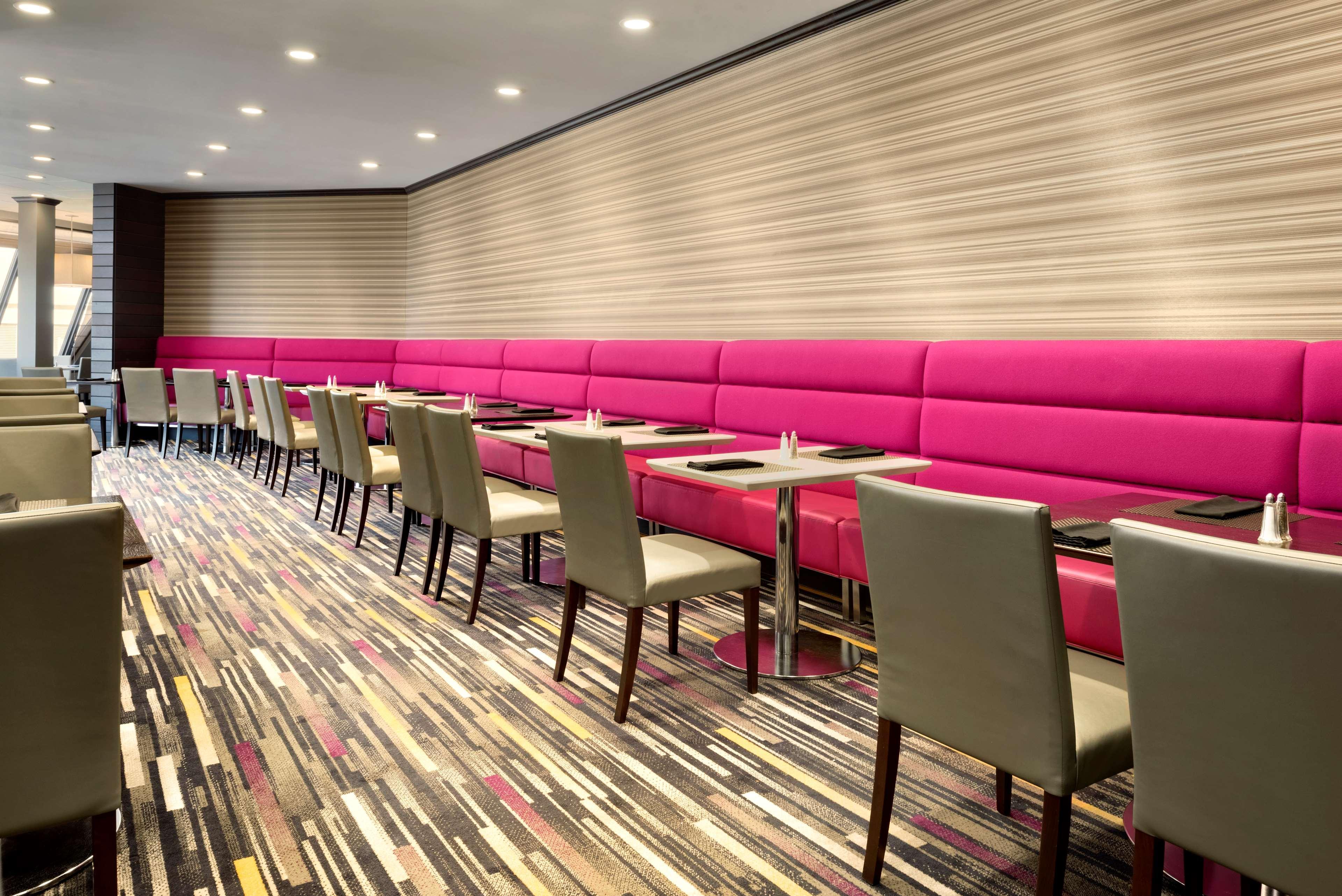 ホテル Radisson Blu ファーゴ エクステリア 写真