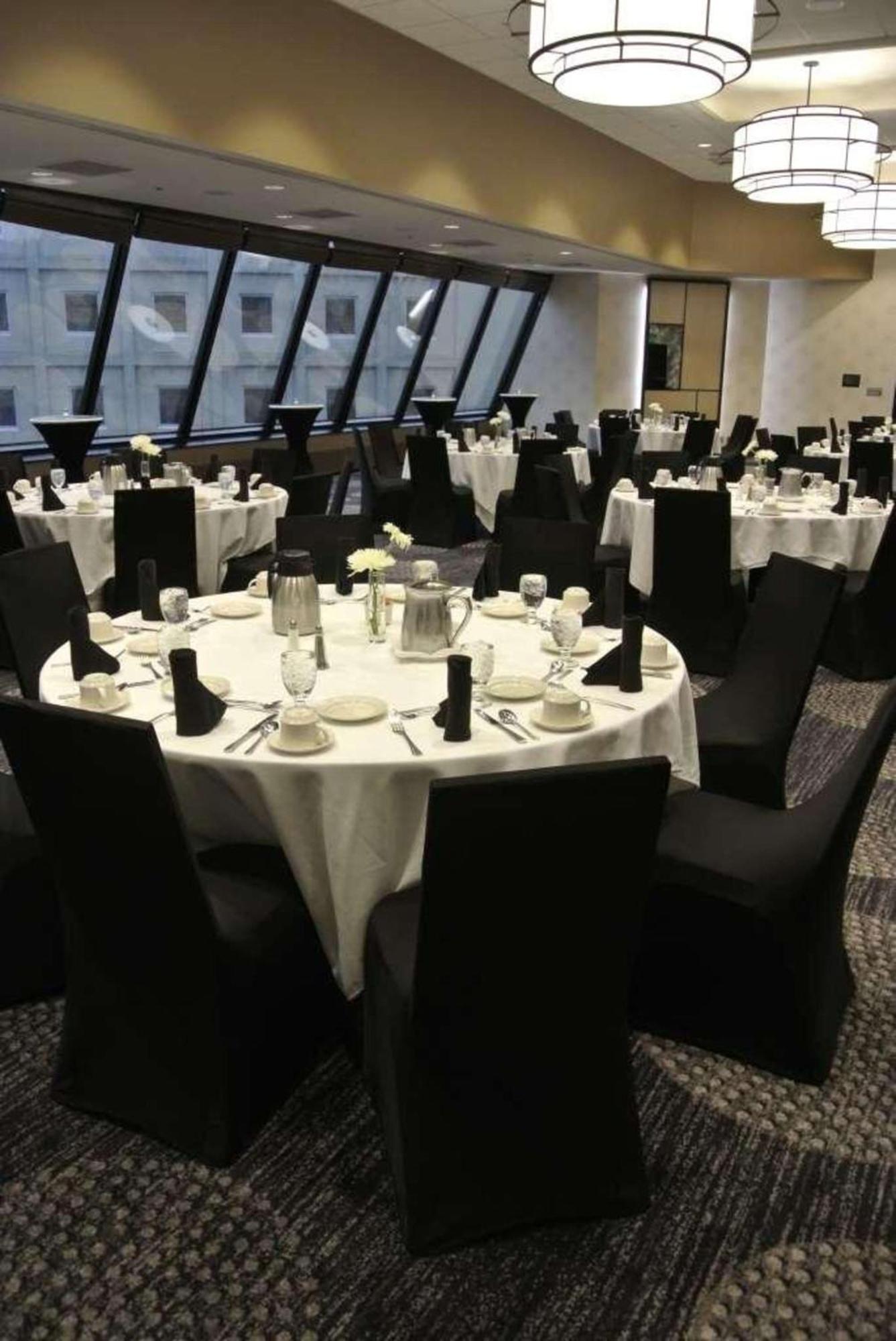ホテル Radisson Blu ファーゴ エクステリア 写真