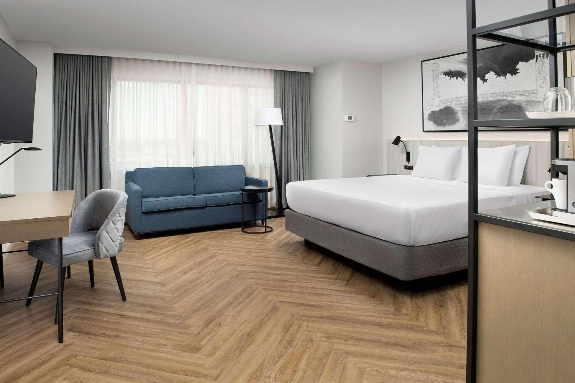 ホテル Radisson Blu ファーゴ エクステリア 写真