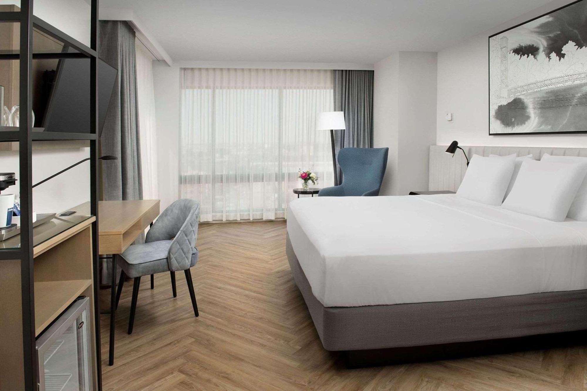 ホテル Radisson Blu ファーゴ エクステリア 写真